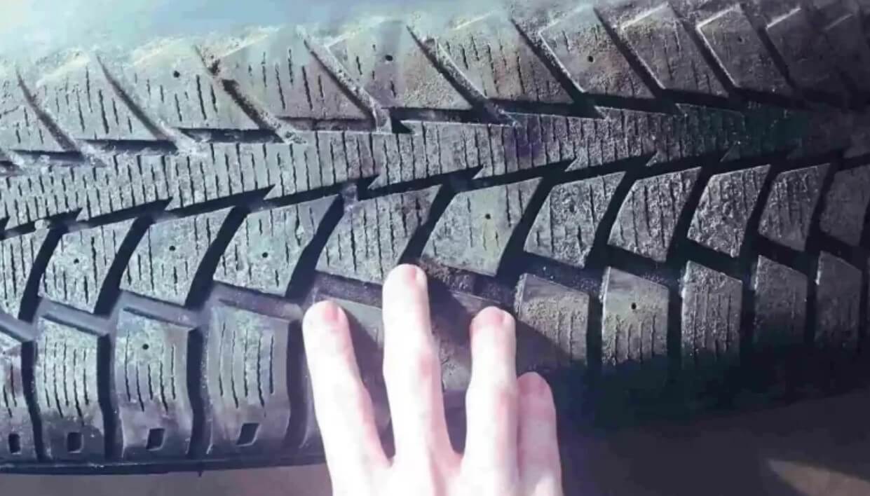 noisy-signals-what-does-a-broken-tire-belt-sound-like