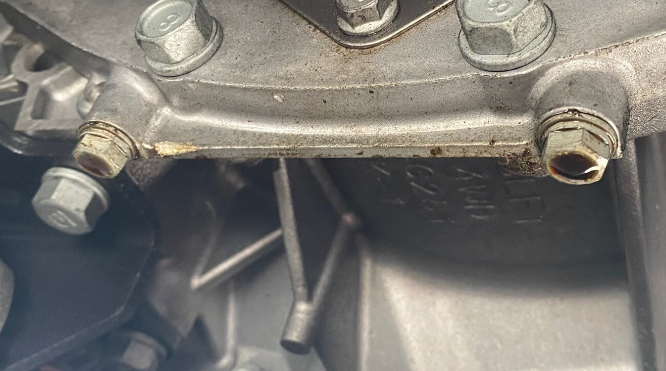 Leak Detective︱Why Is My Hyundai Elantra Leaking Oil?