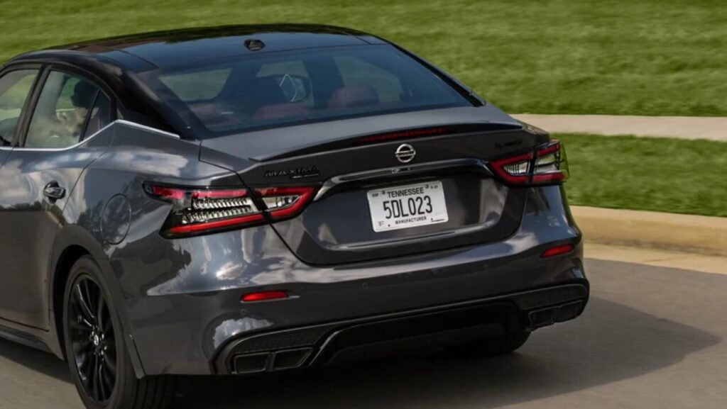 How high is a Nissan Maxima 2021