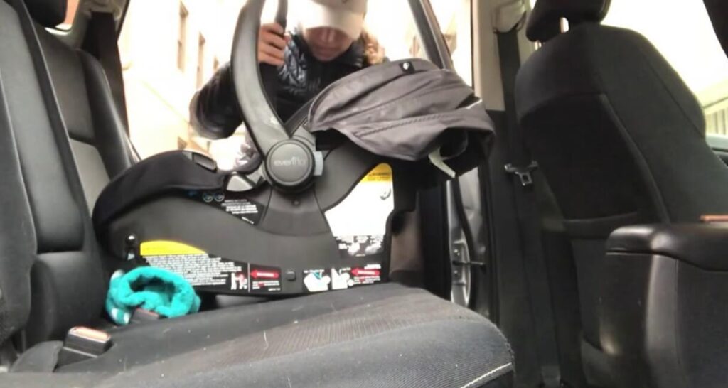 how-to-detach-evenflo-car-seat-from-stroller-right-path