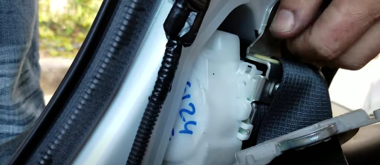 How To Remove Seat Belt From Retractor? Easy Breezy!