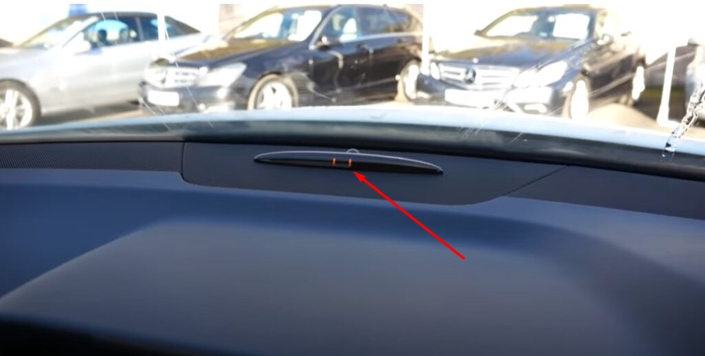 Mercedes Parking Sensors 2 Red Light